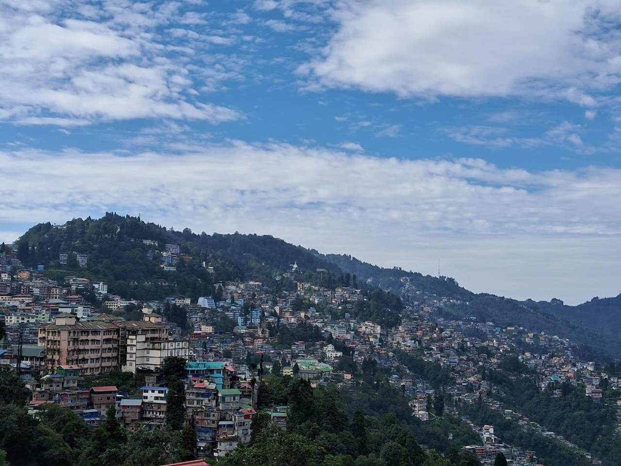 Crescent Resort, Darjeeling Dardżyling Zewnętrze zdjęcie